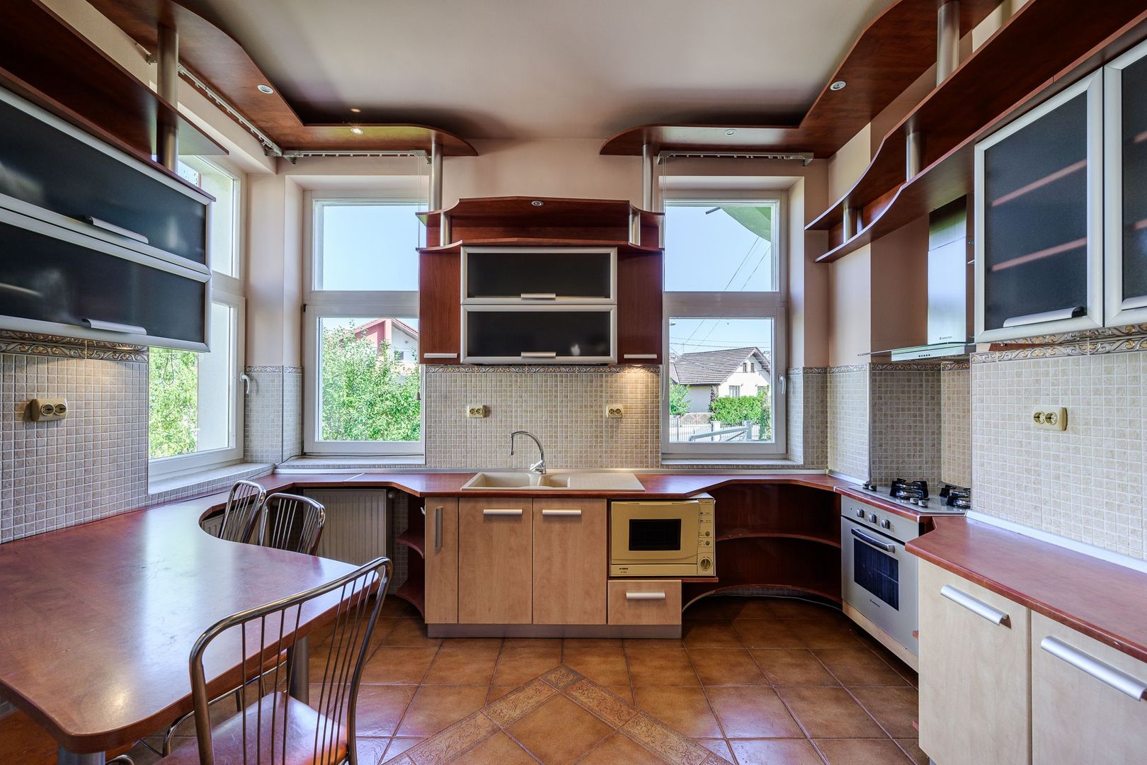 CASA Individuala ELEGANTA 300MP Teren 2150MP CAMPULUI - Poză 10