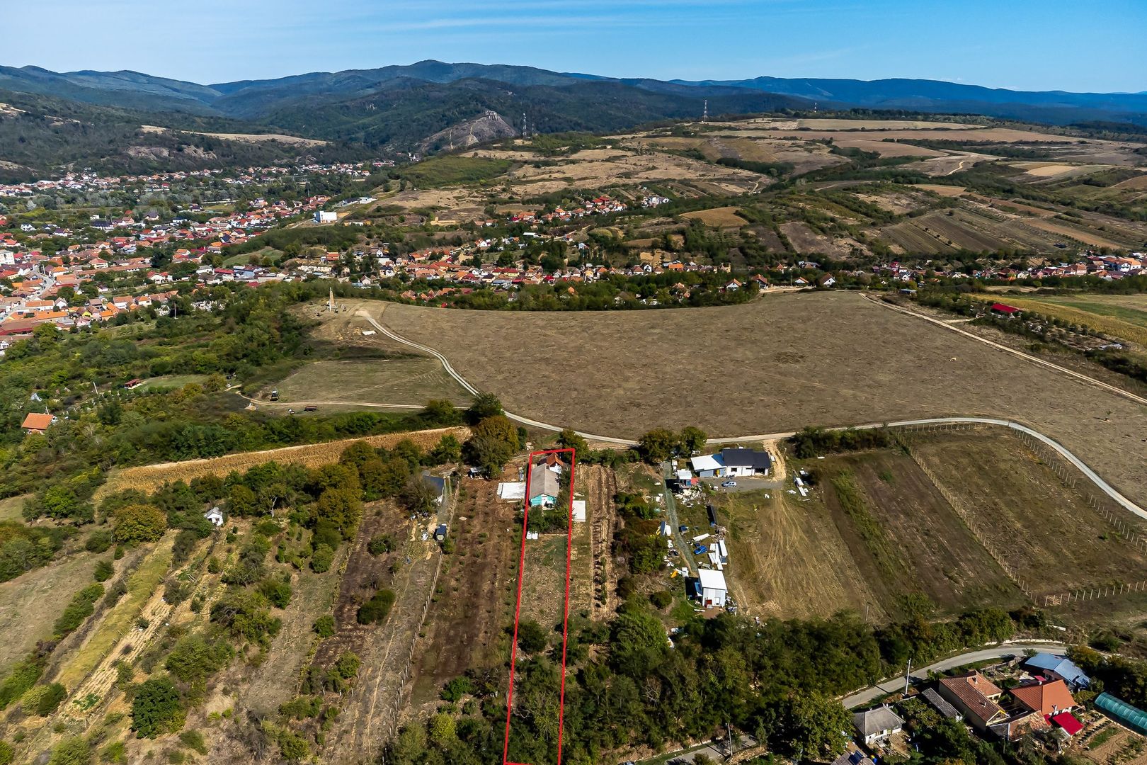 Casă cu teren generos și priveliște panoramică – Lipova - Poză 3