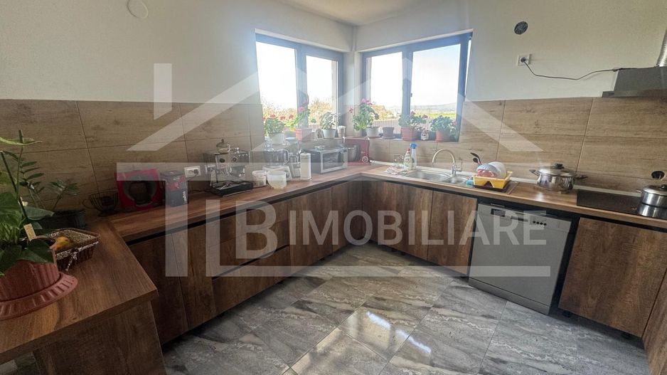 Casa individuala, 200 mp utili, 1399 mp teren, Zona Ernei - Poză 8