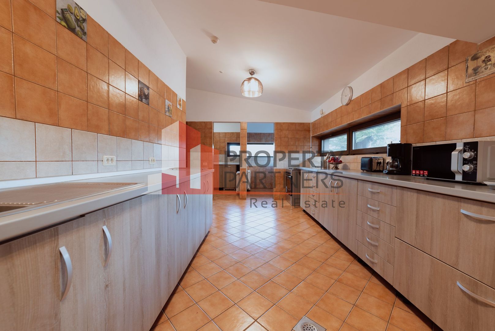 Pensiune  în Bran, sat Poarta – Afacere la cheie, locație premium - Poză 14