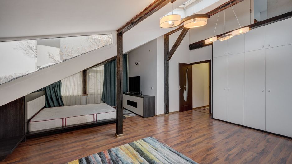 2 Apartamente  in Vila 5 Cam Metrou Basarab Gara de Nord - Poză 1