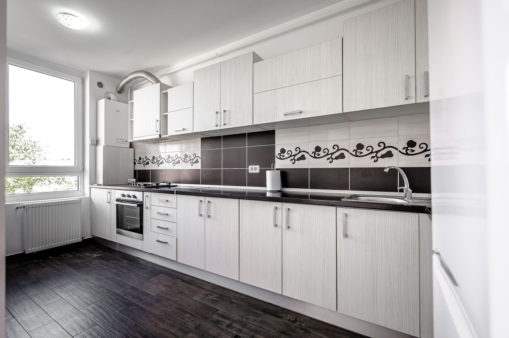 VÂNDUT! Apartament 3 camere și parcare. - Poză 6