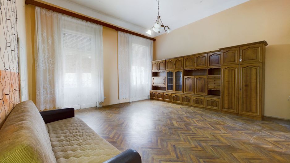 Apartament de 2 camere pe strada Episcopiei - Poză 1
