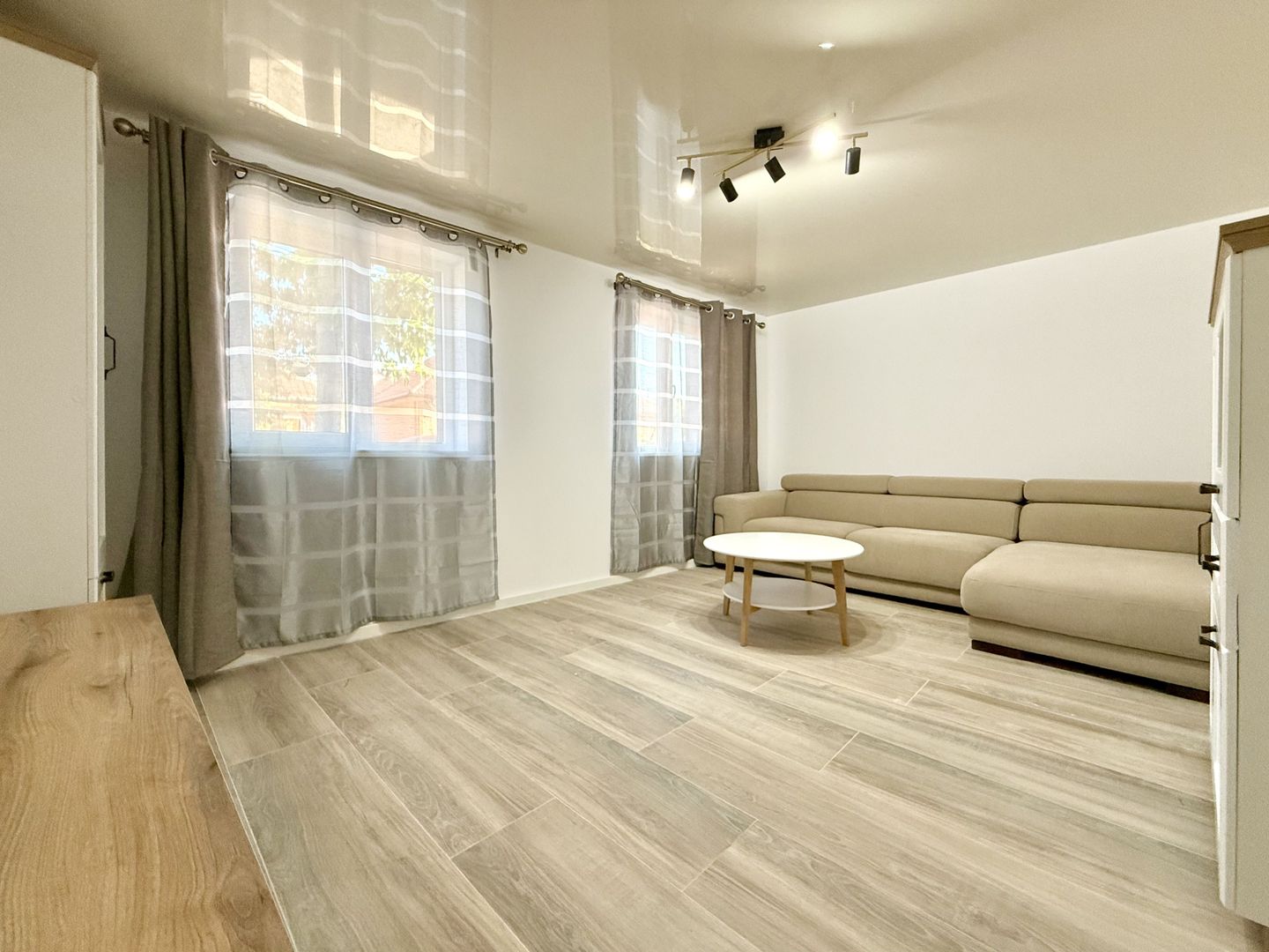 Casă premium de închiriat – Dumbrăvița - zona centrală - Poză 4