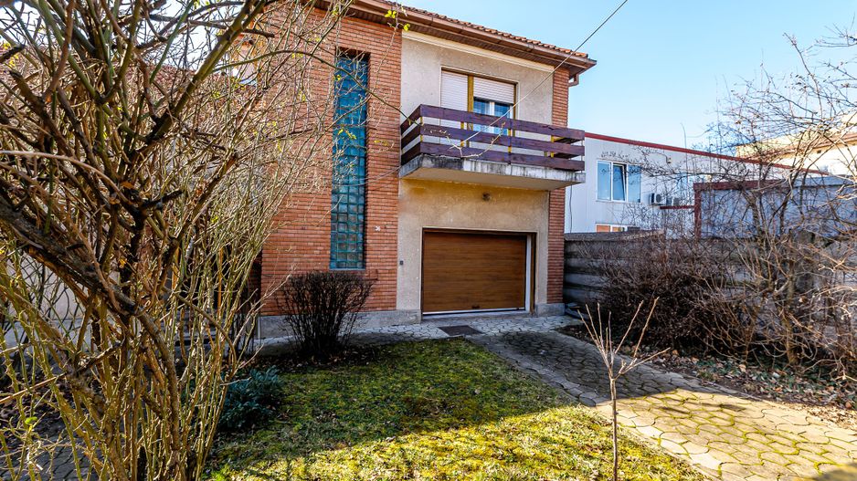 Vilă frumoasa aproape de strada Petru Rareș - Poză 9