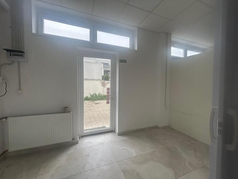 Spatiu comercial Selimbar 120 mp - vitrina la strada - zona Brana - Poză 5