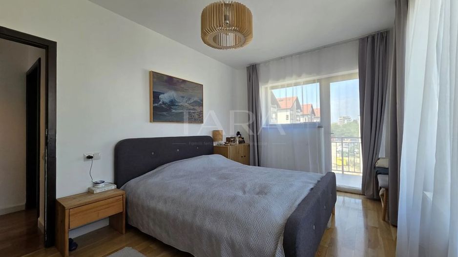 Apartament 3 camere, singur pe etaj, 2 balcoane, parcare. - Poză 4