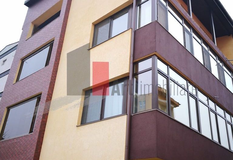 Vanzare apartament 3 camere | Bloc (8 ap) | Loc de parcare | Gorjului - Poză 1