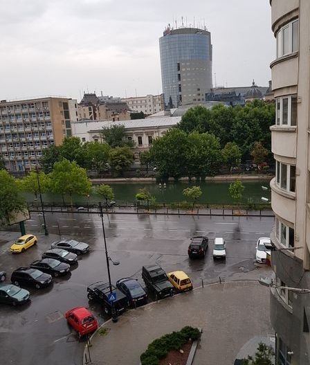 Închiriere 2 Camere Ultracentral, Vedere Dambovita, Renovat - Poză 16