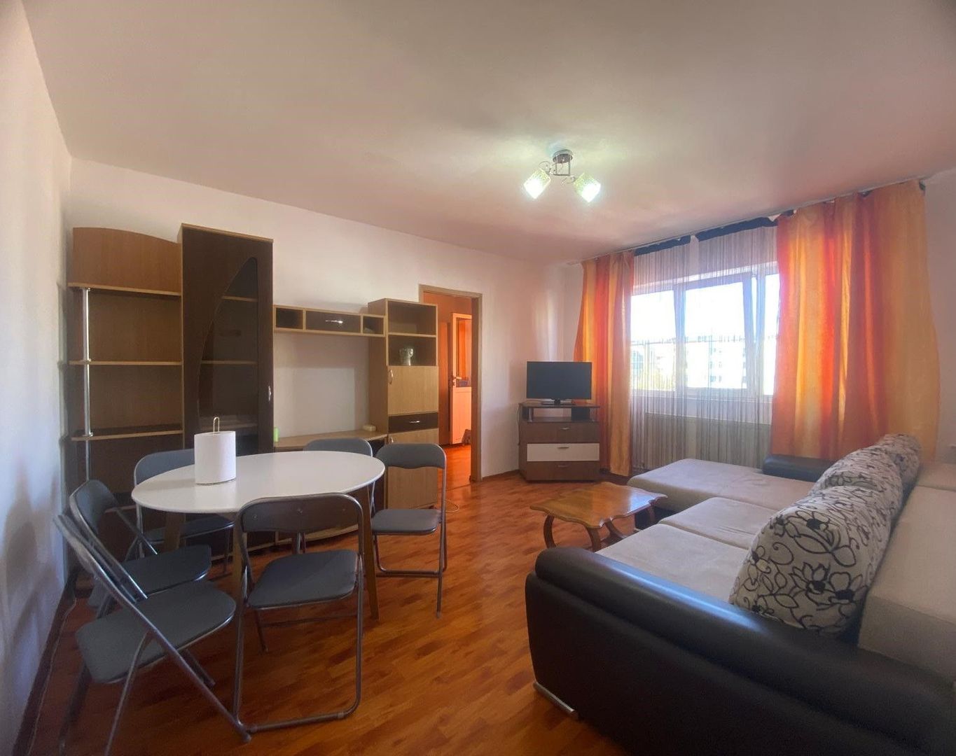 Vanzare apartament cu 2 camere in Targoviste - M11 - etajul 3 - Poză 1