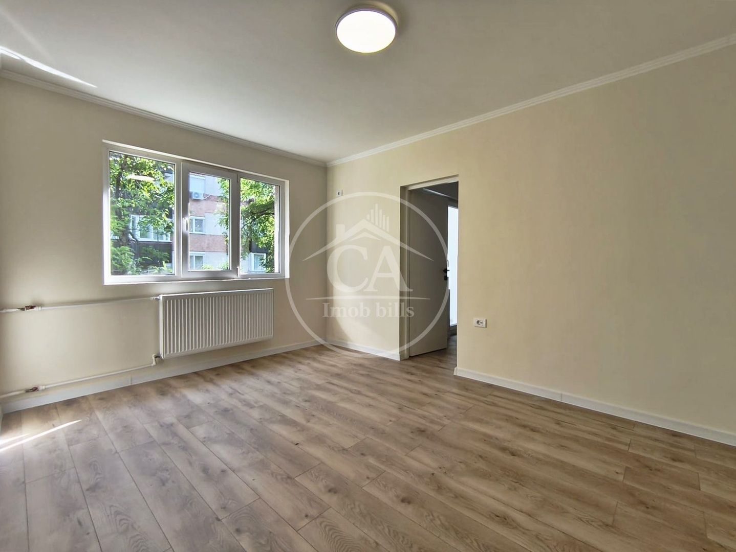 Apartament de vânzare cu 2 camere în zona Rogerius, Oradea - Poză 3