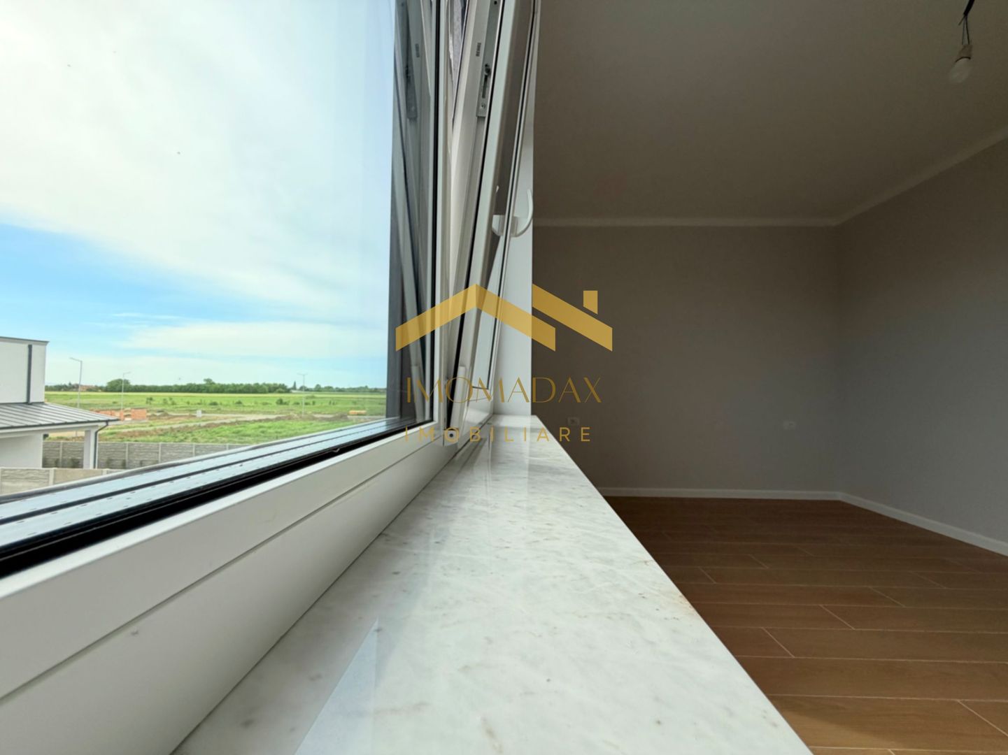 Bucovăț-Duplex 4 Camere-La Cheie - Poză 18