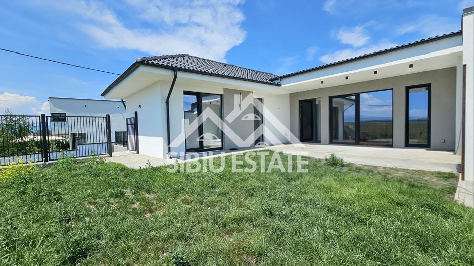 Casa pe parter, cu priveliste panoramica partial finisata - Poză 14