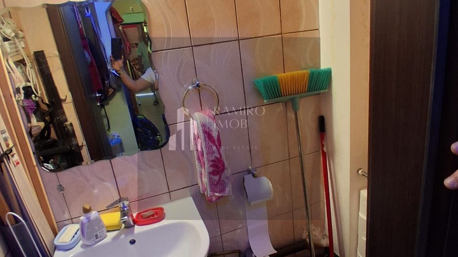 OCAZIE 3 CAMERE METROU GORJULUI - Poză 17