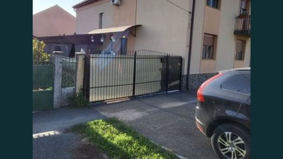 Ag EUROPA vinde parterul unei case în zona PIATA DE VECHITURI. - Poză 1