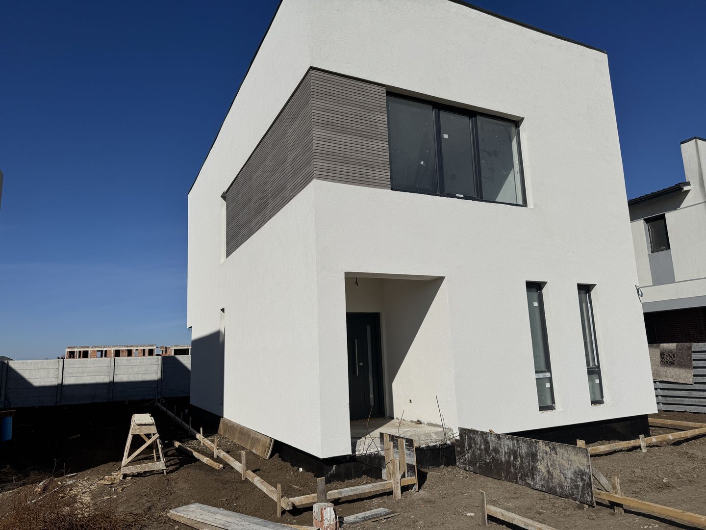 Vile PREMIUM Tunari, spatioase si luminoase - Poză 2