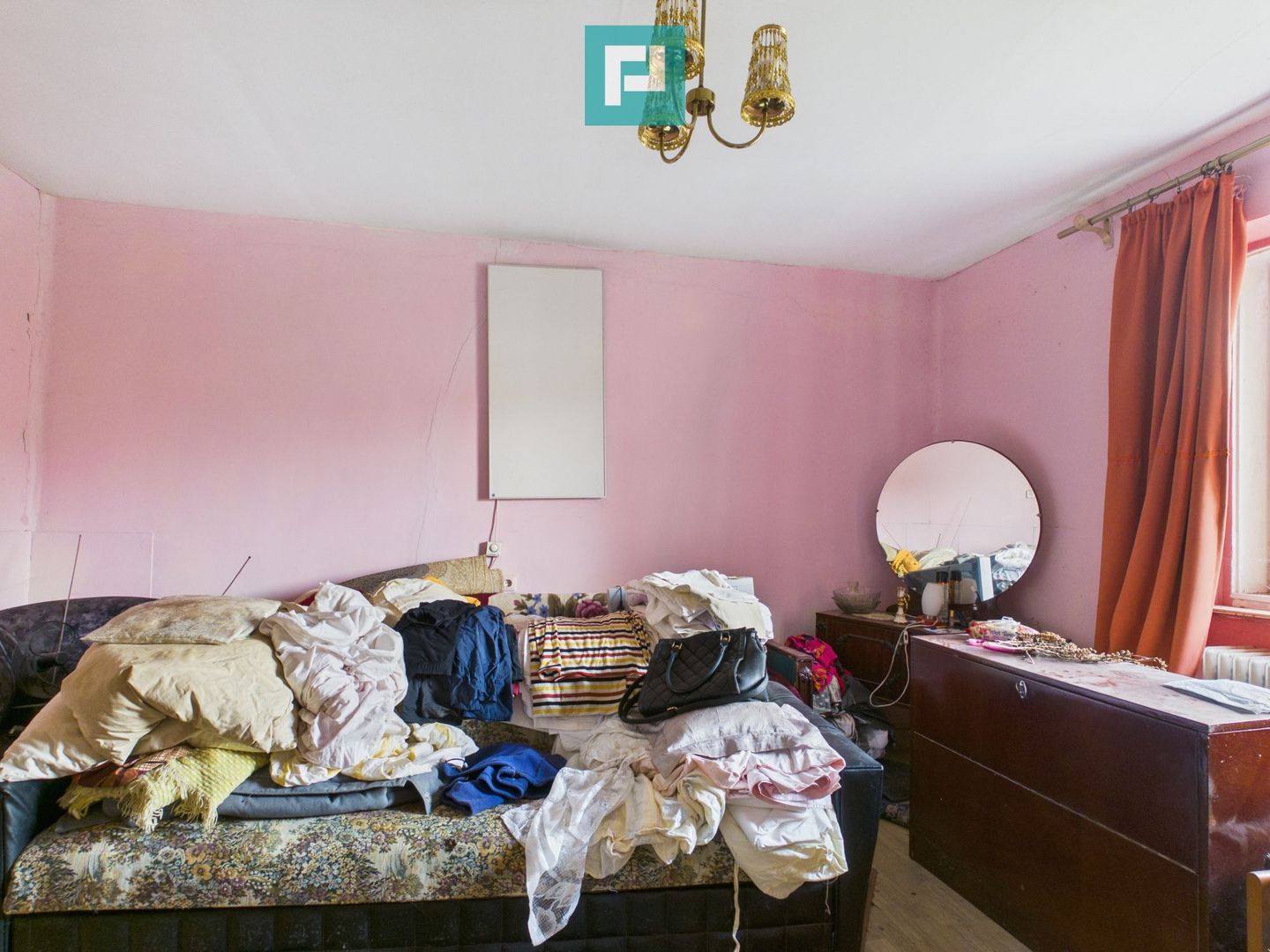 Casă modestă cu 3 camere din văiugă în Bătania - Schiță 13