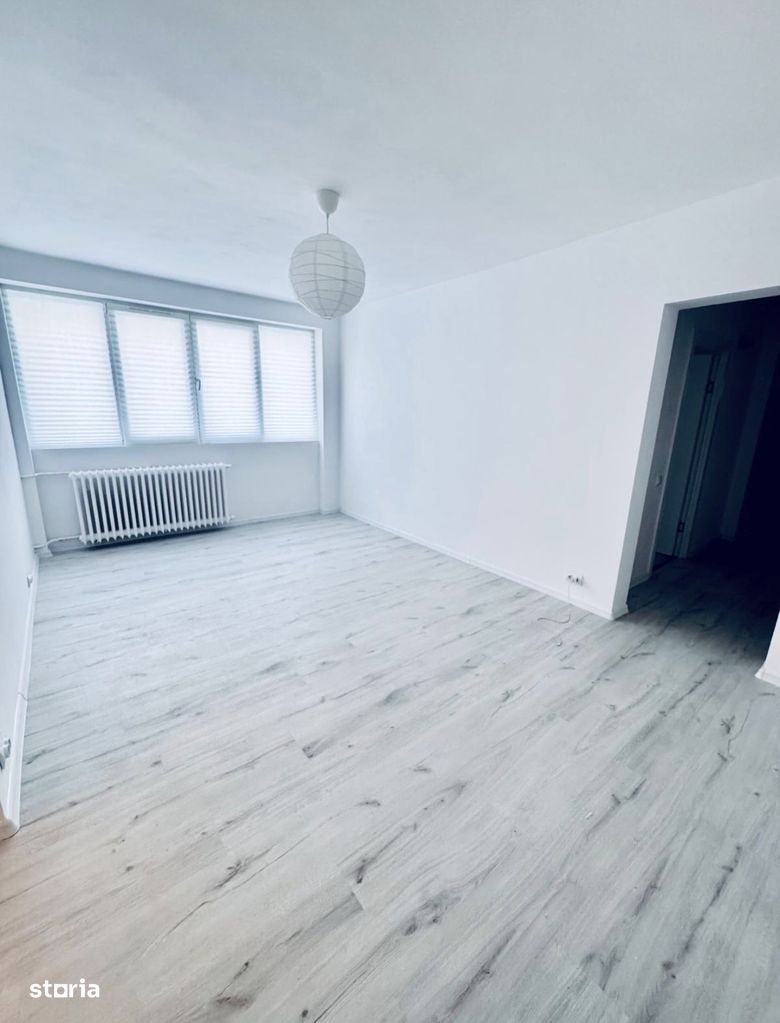 Vanzarea apartament 3 camere Titan-P-ta Minis, posibilitate spatiu comercial - Poză 1