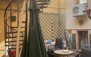 2 vile singur curte unic proprietar - Poză 1