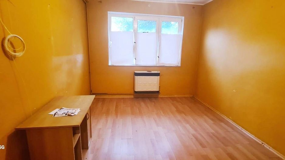 Camera cu baie si suprafata de 20mp in Noua - Poză 1