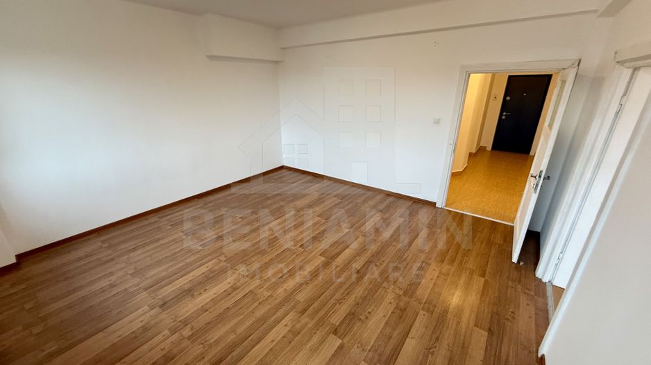 2 camere - 55mp - etaj 3 - centrala proprie - parcare - Central - Poză 2