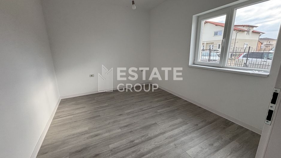 Casa individuala cu 5 camere in Mosnita Noua zona castel - Poză 2