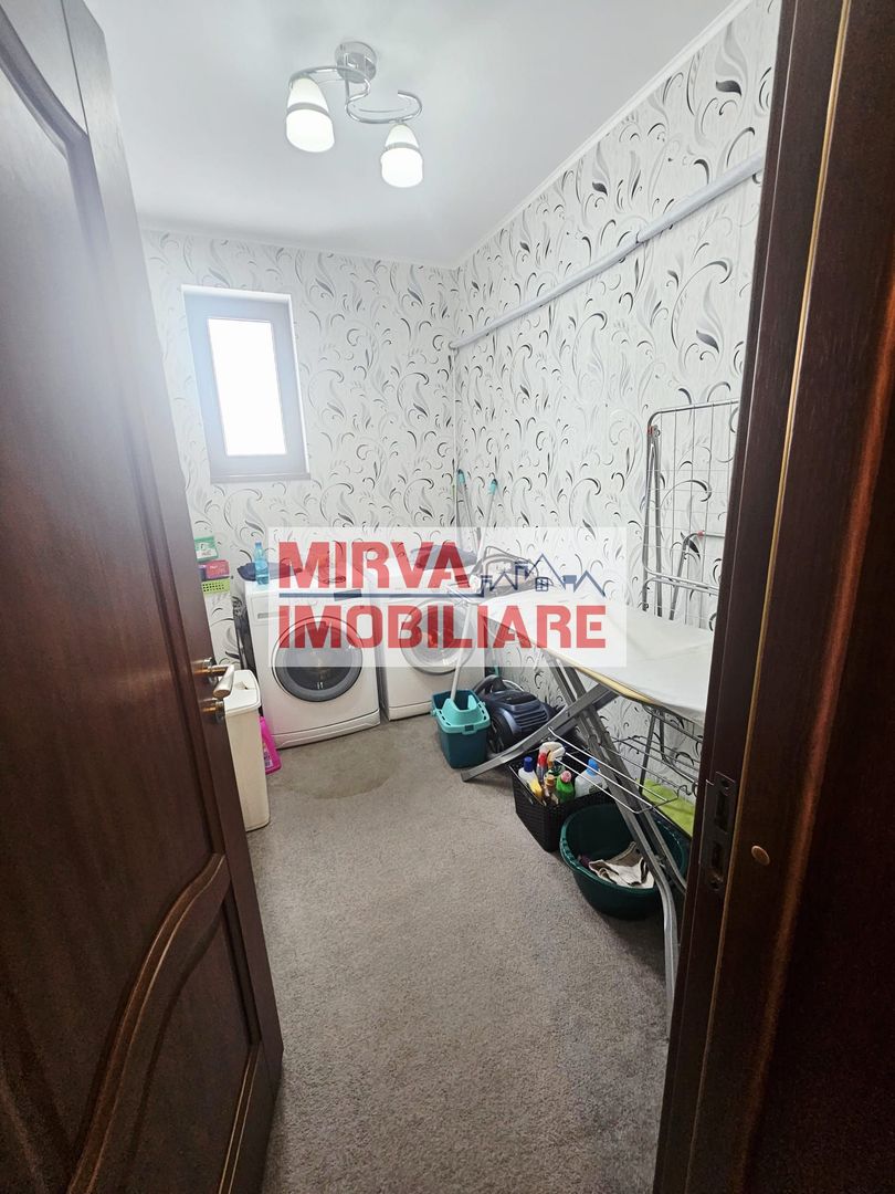 Vilă spațioasă Strejnicu S+P+1E+M, 8 camere, garaj, teren 595 mp - Poză 69