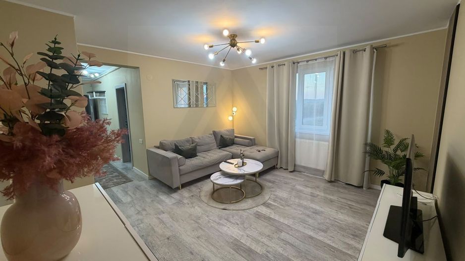 Apartament Premium 3 camere parcare privata etaj 2 Calea Surii Mici - Poză 1