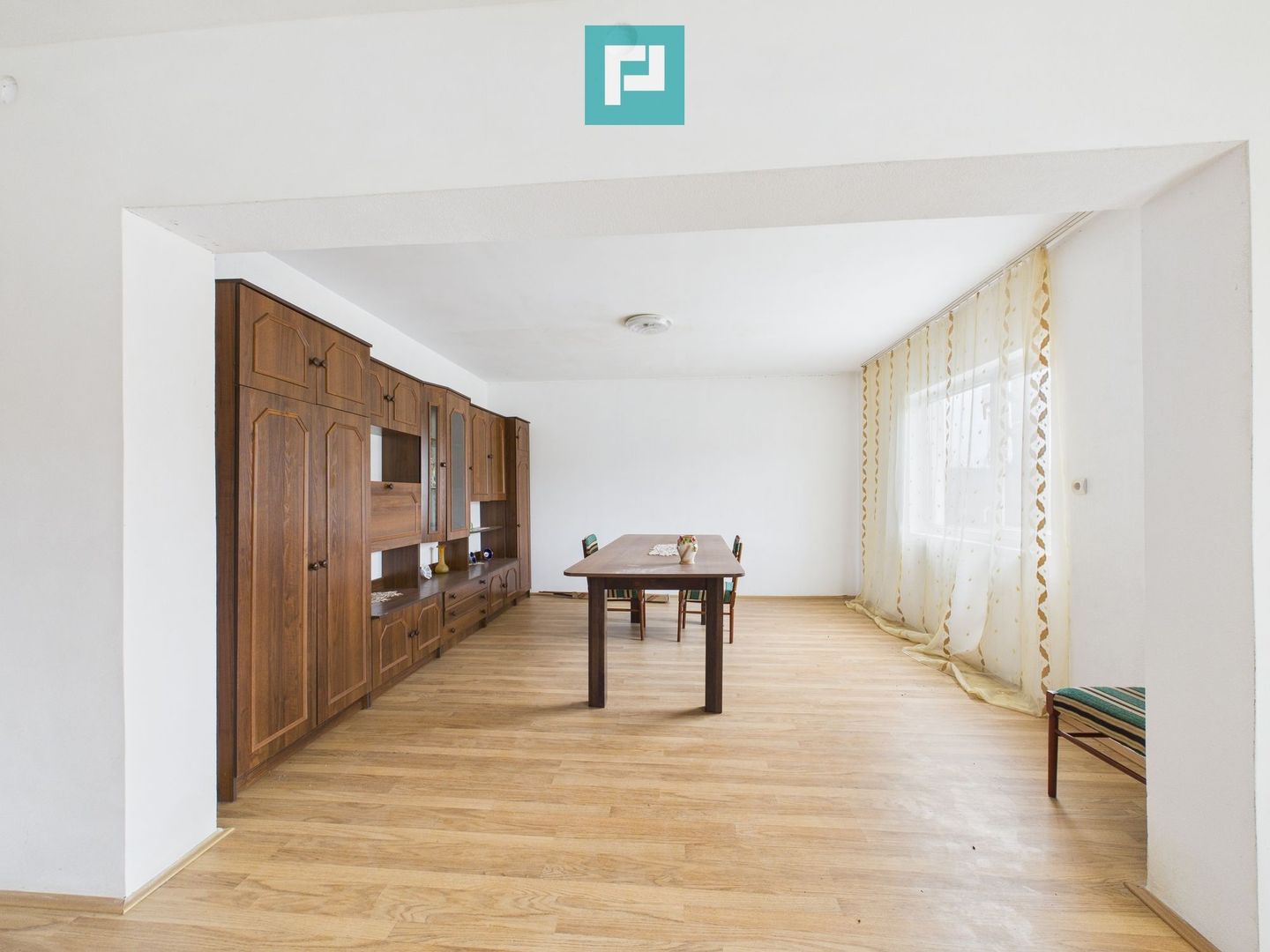 Casă modernă P+1, cu magazin, lângă orașul Sebiș - Poză 11