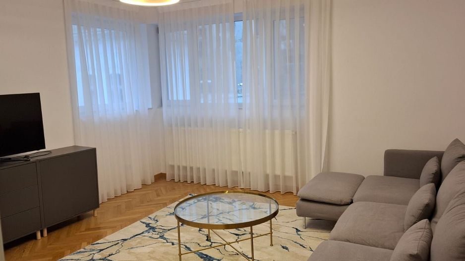 Apartament de inchiriat | 3 camere Universitate - Poză 1