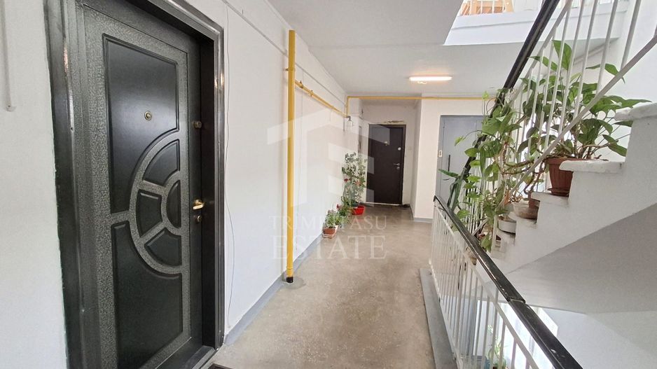 De Vanzare Apartament cu  3 camere  zona Mall Vitan - Poză 12