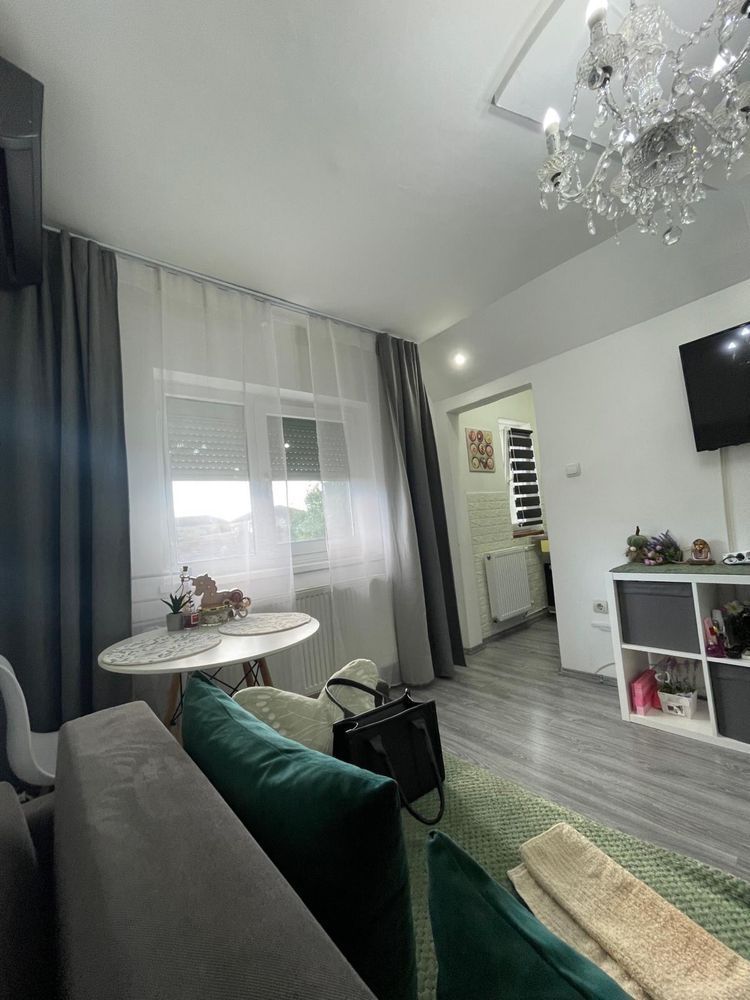 Spitalul Judetean | 1 Camera | Etaj intermediar | Renovat | Mobilat-Utilat - Poză 2