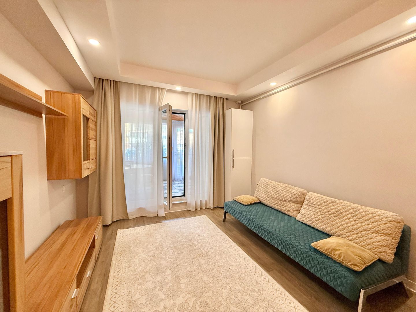 COSMOPOLIS - Apartament cu 2 camere tip studio, mobilat si utilat. - Poză 1