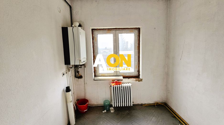 Spațiu Birouri, 180 mp utili, Etaj 1, Ampoi 3, cu 9 Incăperi + 2 Băi - Poză 3