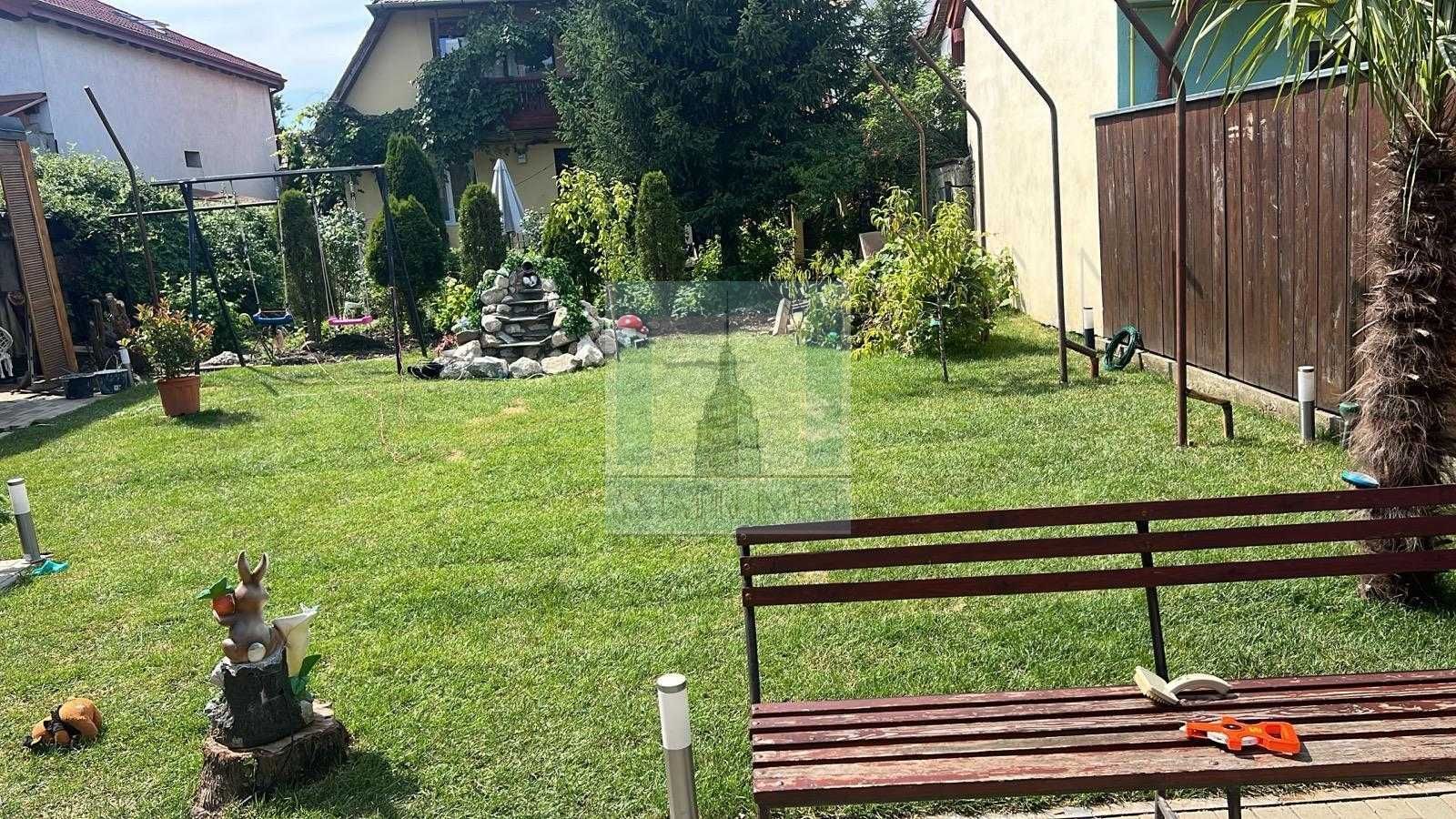 Casa spectaculoasa de vanzare in Centrul Civic - Poză 1