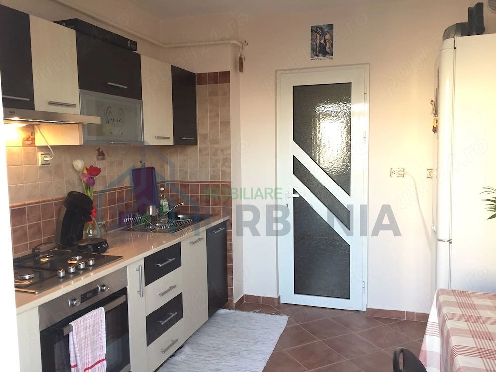 Apartament de vânzare, 2 camere, etaj 3/4, mobilat, centrală, tâmplărie nouă, rulouri exterioare, Iași - Poză 1