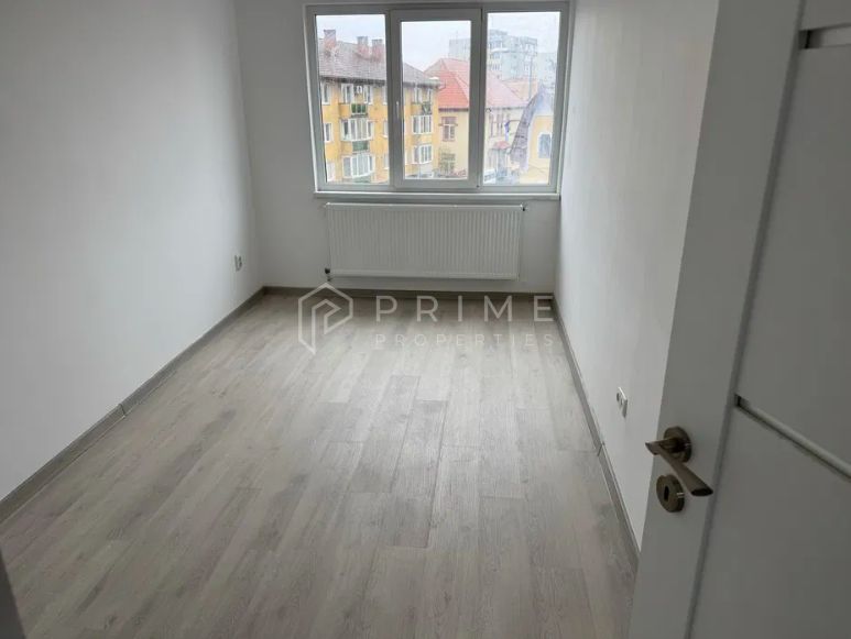 Apartament 2 camere, complet renovat – zonă centrală - Poză 1
