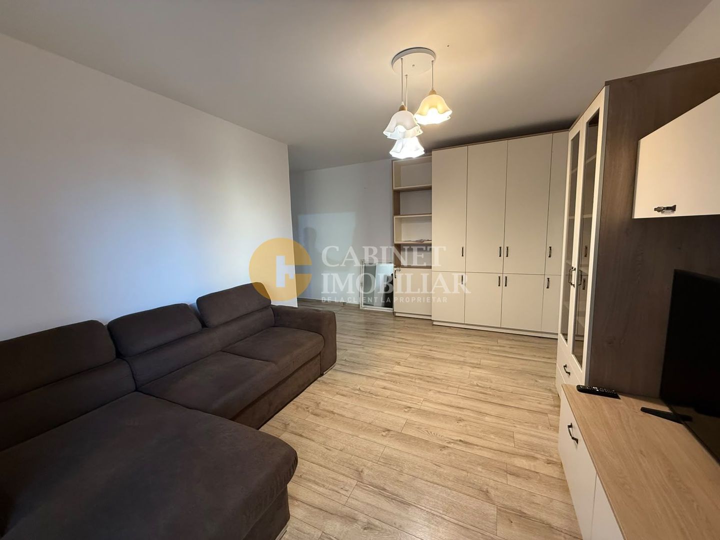 2 CAMERE DECOMANDAT--ETAJ 1--LOC DE PARCARE --ROND PACURARI - Poză 2