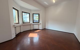 VILA INTERBELICĂ LA INCHIRIERE IN ZONA 1 MAI - Poză 20