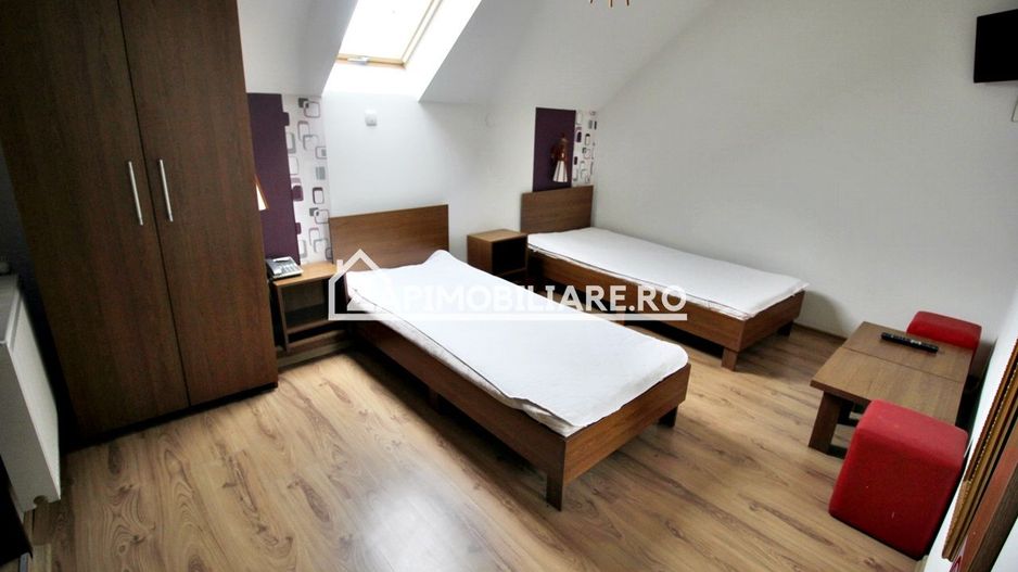 Pensiune P-E-M 9 camere,9 bai,1 bucatarie,teren 900 mp - Poză 5