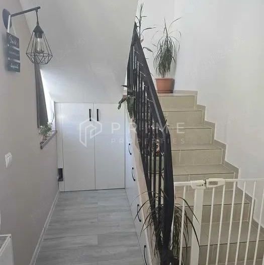 Casă familială spațioasă în zonă liniștită | Sângeorgiu de Mureș | - Poză 4