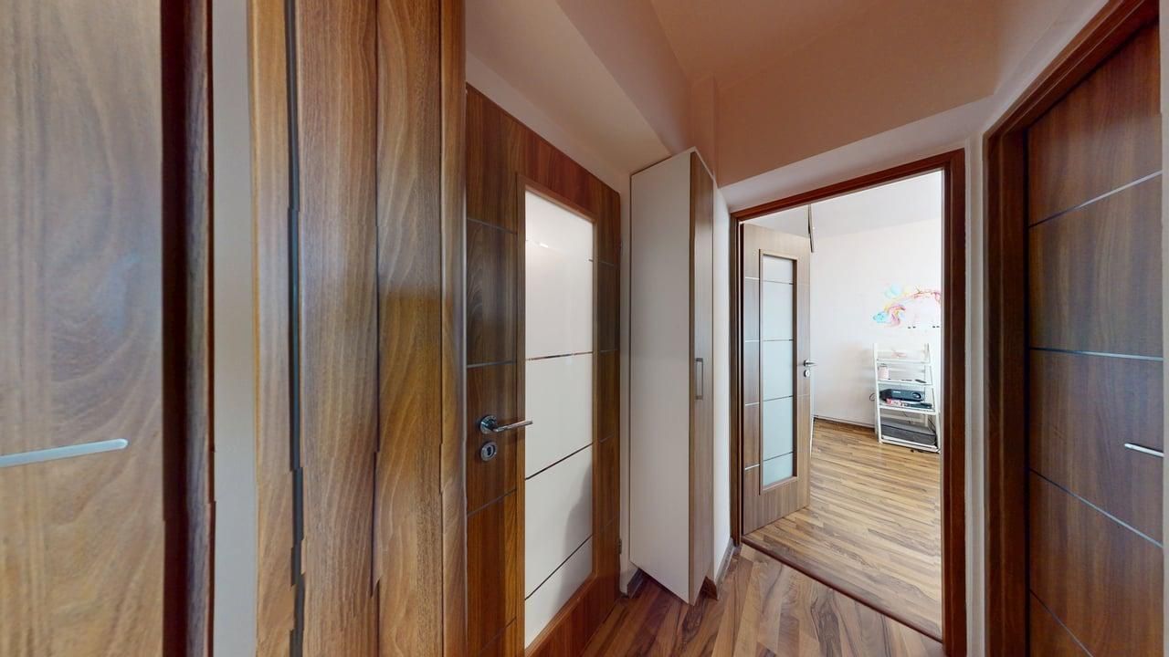 Apartament in zona centrala, la cheie, mobilat, utilat, et intermediar - Poză 9