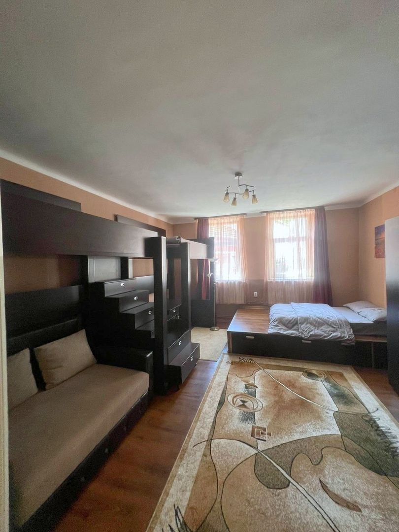 Casă 5 camere + teren 212 mp - Centrul Brasovului - 5173 - Poză 1