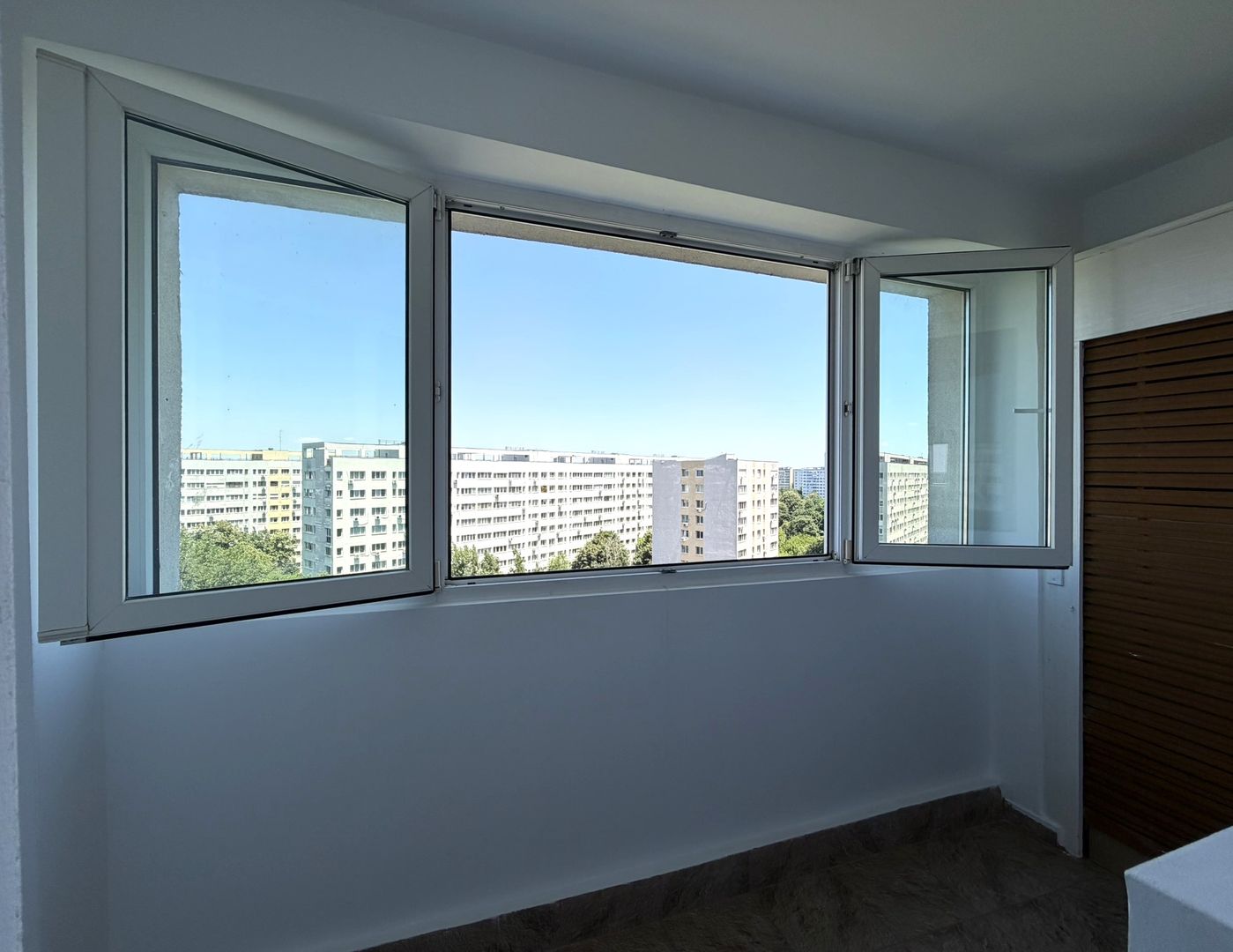 Apartament renovat, decomandat, luminos | Zona Dristor metrou - Poză 3
