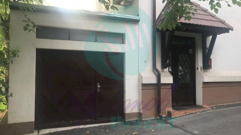 Vila RECONDITIONATA vis-a-vis de PARC - Poză 3