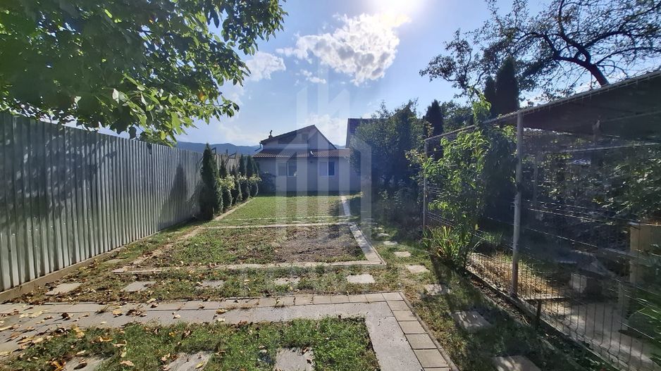 De vânzare casă în Orlat, cu teren generos de 2200 mp și panoramă deosebită! - Poză 1