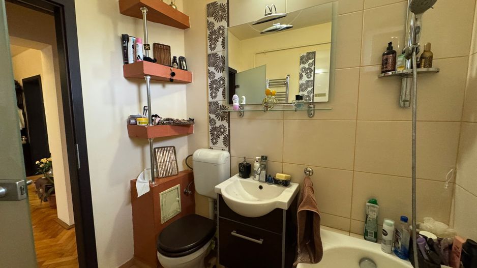 Decomandat si spatios - Poză 17