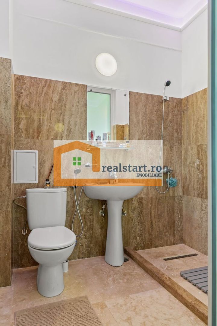 Pta Romana, Vedere spectaculoasa, Renovat total, inclusiv instalatii - Poză 8