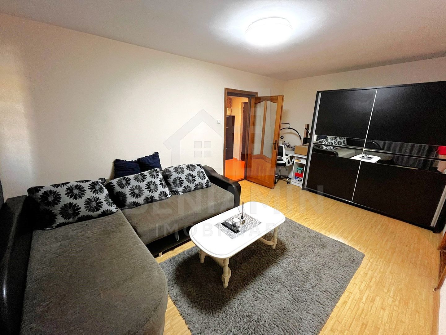 Apartament-2 Camere-Parter Inalt-60mp-2 Balcoane-Piata Valea Rosie - Poză 1