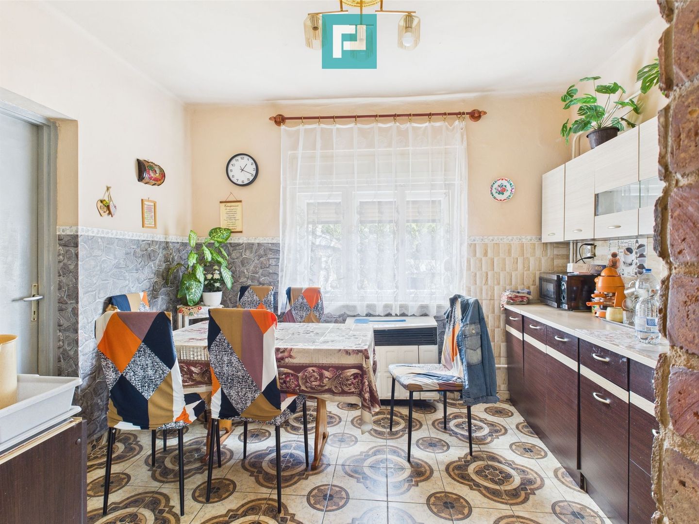 Casă cu 3 camere și teren generos lângă frontieră - Poză 6